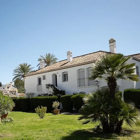 El Paraiso, Lovely Flat Walk To The Rdr388 Estepona