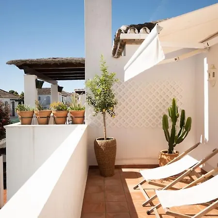 El Paraiso, Lovely Flat Walk To The Rdr388 Estepona